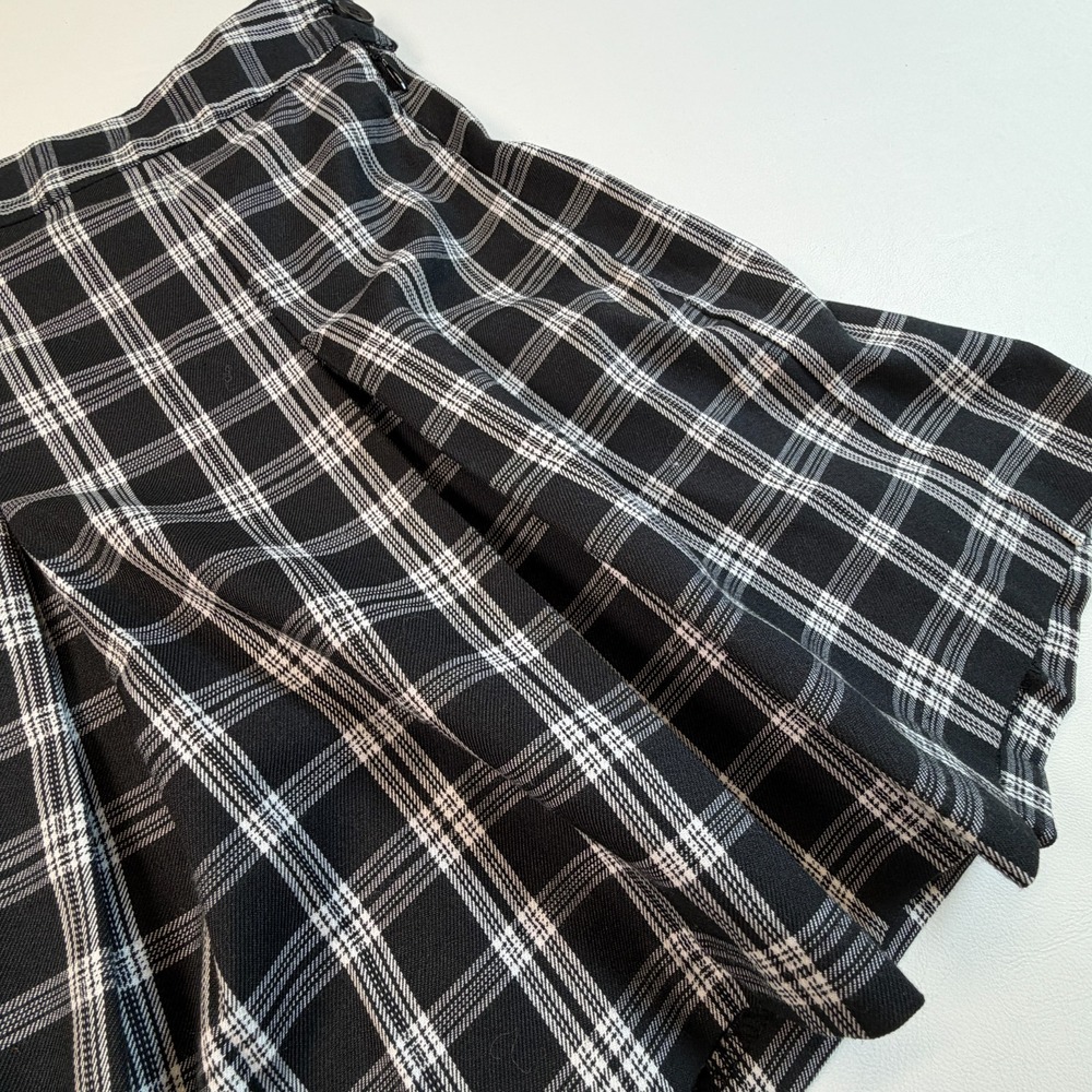 NWT Divided by H&M Black White Plaid Pleated Mini Skirt Size 14 Y2K Grunge - Picture 4 of 11